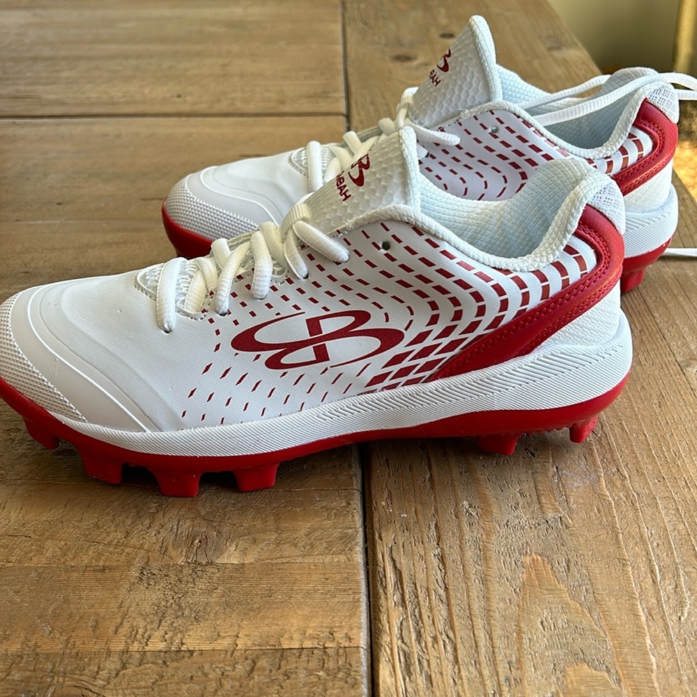 Bombah Woman’s softball cleats